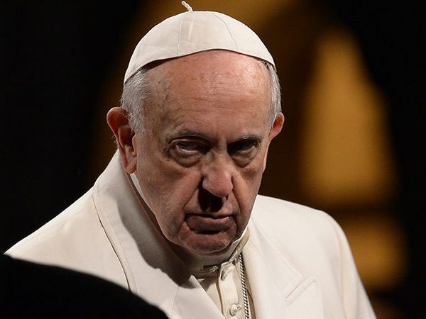 L’étrange « gouvernance » du Pape François