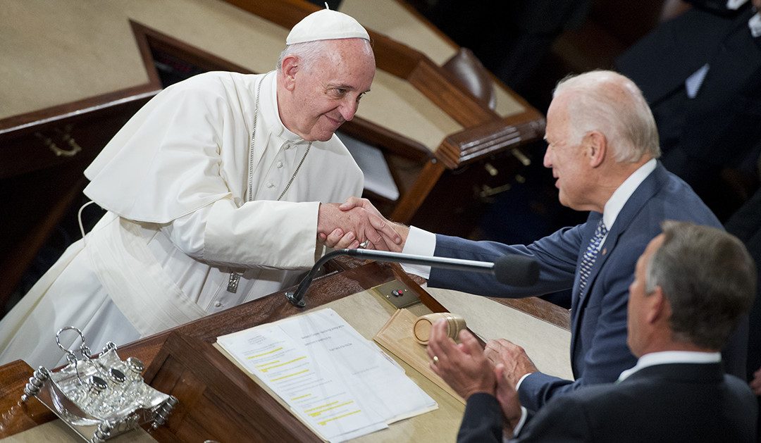 La hiérarchie de l’Eglise a fait implicitement campagne pour Biden