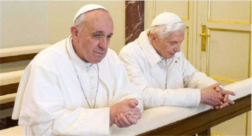 Le « missile » visant Benoît XVI est un avertissement lancé à François