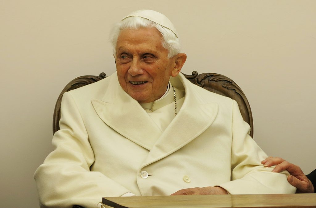 Benoît XVI, l’absence de Dieu… et François