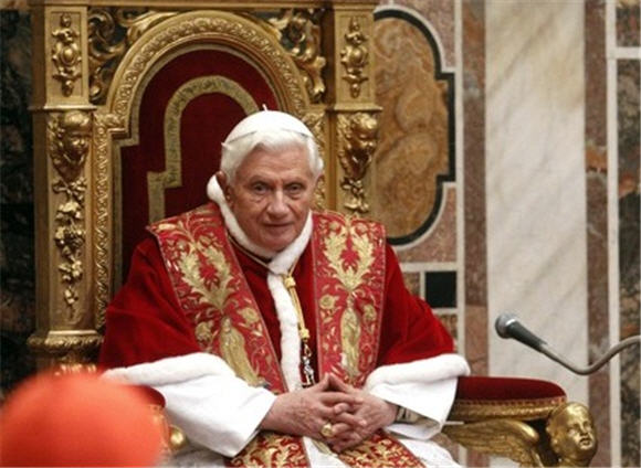 Le célibat sacerdotal expliqué par Benoît XVI