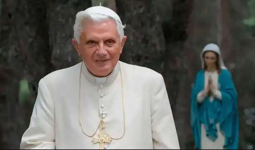 Attaques contre Benoît XVI: et ça repart!!