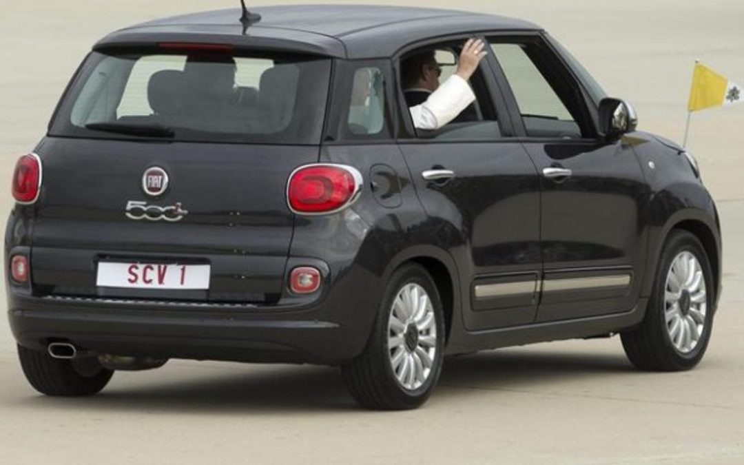 La « diplomatie Fiat 500 » du Pape