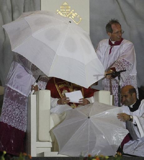 Le Pape Benoît et les jeunes: l’inoubliable veillée des 4 Vents, aux JMJ de Madrid en 2011