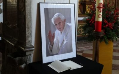 Paix liturgique: homélie de la messe de Requiem pour Benoît XVI.