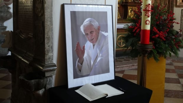 Paix liturgique: homélie de la messe de Requiem pour Benoît XVI.