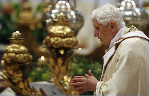 Benoît XVI parle aux prêtres