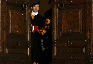 Castelgandolfo, 28 février 2013, 20 heures, et le portail s’est refermé…