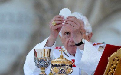 Ratzinger trahi (par les traditionalistes), nous avons mérité Bergoglio